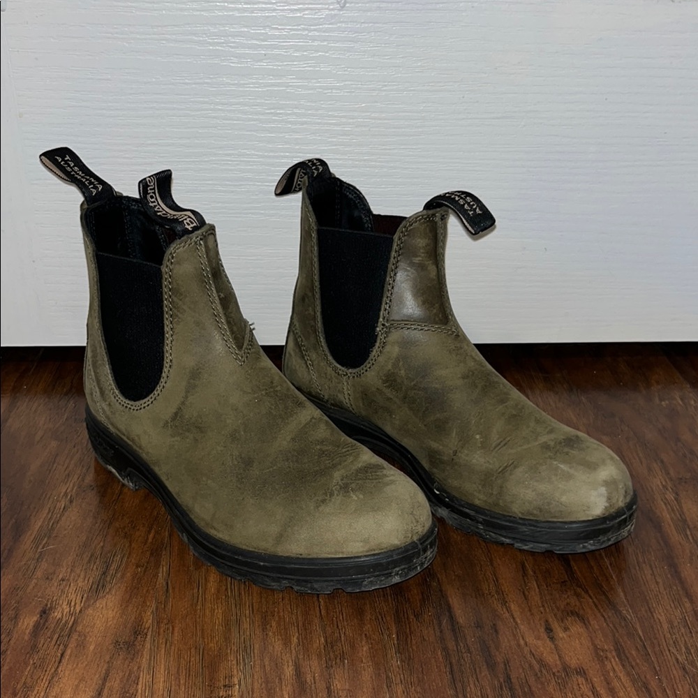 Olive blundstone Chelsea Boots
